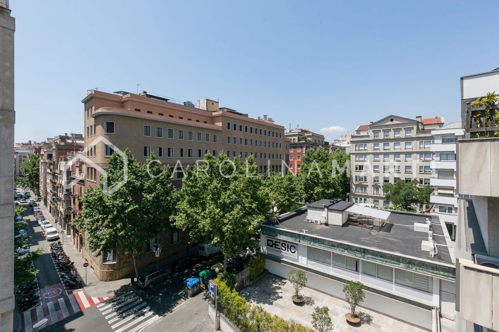 Appartement rénové à louer à Sant Gervasi, Barcelone
