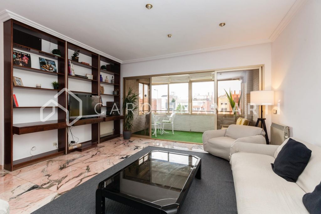 Flat with terrace for sale in Sant Gervasi, Barcelona