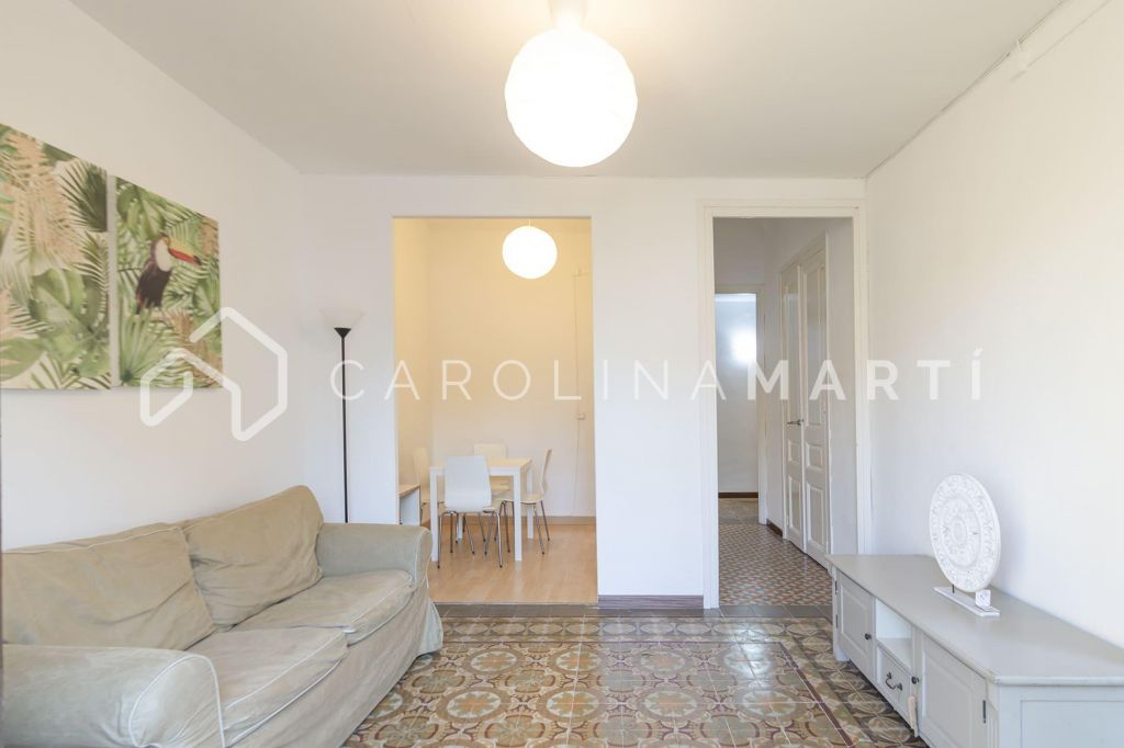 Furnished flat with balcony for rent in Sants, Barcelona