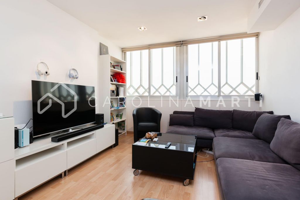 Flat with views and elevator for rent in Galvany, Barcelona
