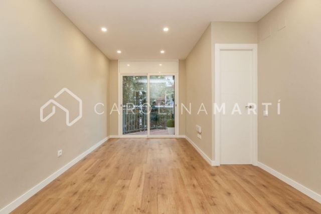 Flat with balcony for rent in Les Corts, Barcelona.