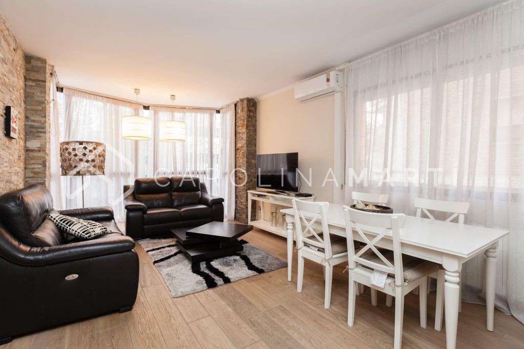 Air-conditioned flat for sale in Sant Martí, Barcelona.