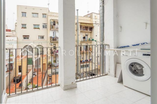 Piso con terraza y balcón en alquiler en Sants, Barcelona