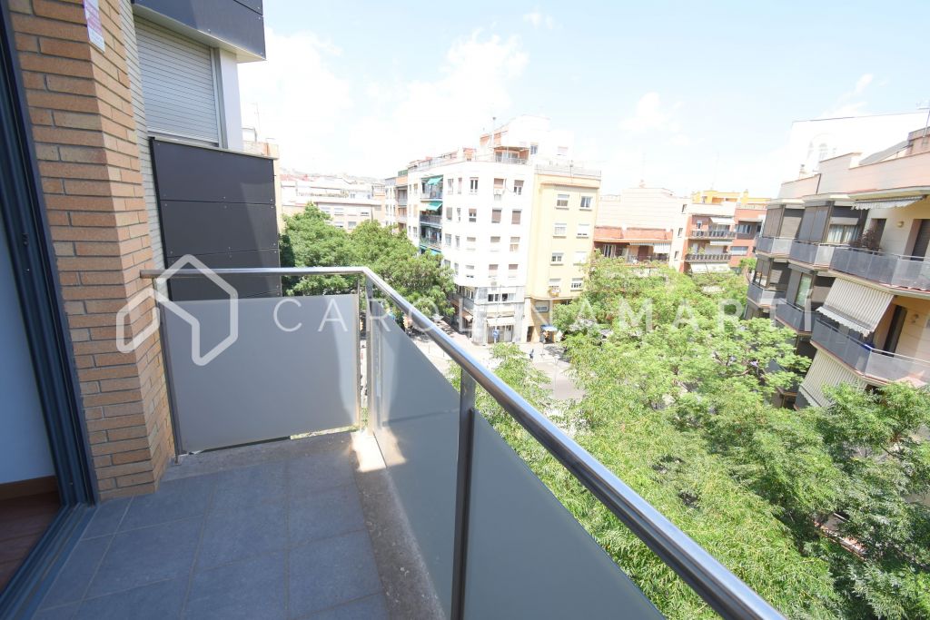 Pis moblat amb terrassa de lloguer a Sant Andreu, Barcelona
