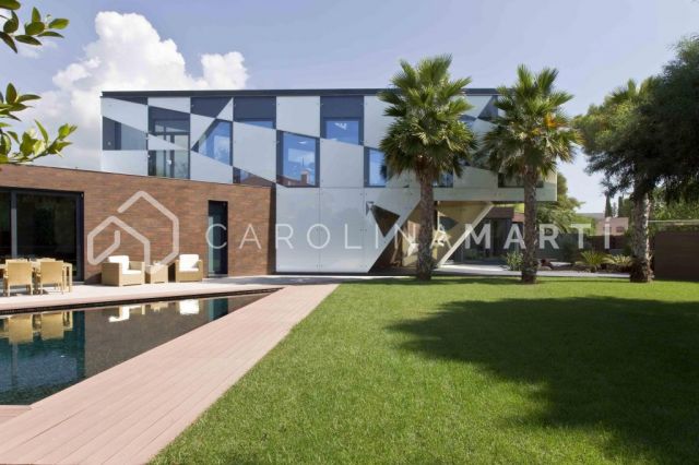 Casa con parcela de 1500 m2 en venta en Sitges, Barcelona
