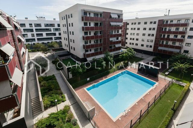 Piso seminuevo con zona comunitaria en venta en Sant Just Desvern