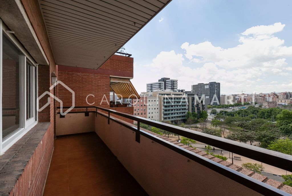 Piso con terraza en alquiler en Les Corts, Barcelona