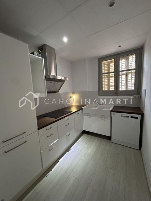 Piso luminoso en alquiler con 4 balcones en Via Augusta