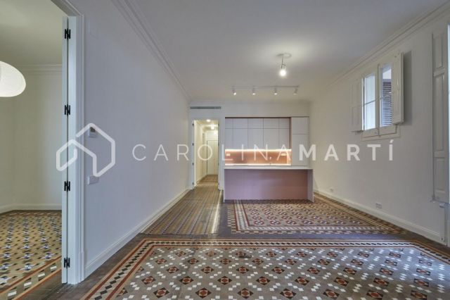 Piso en alquiler en Eixample Esquerra, Barcelona | Luminoso, amplio y con terraza en finca modernista