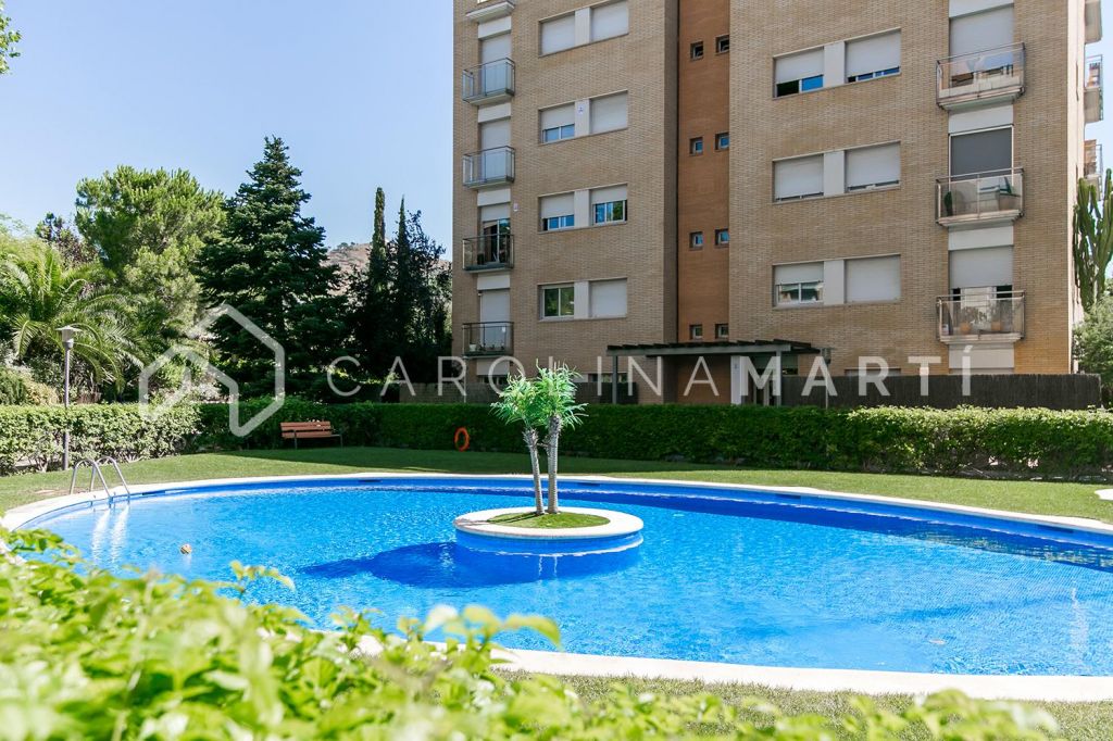 Flat with pool for rent in Esplugues de Llobregat, Barcelona