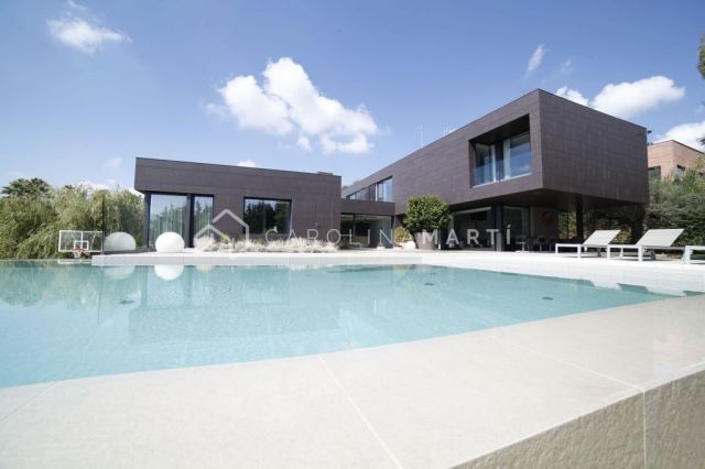 Villa for rent in Ciudad Diagonal - Barcelona