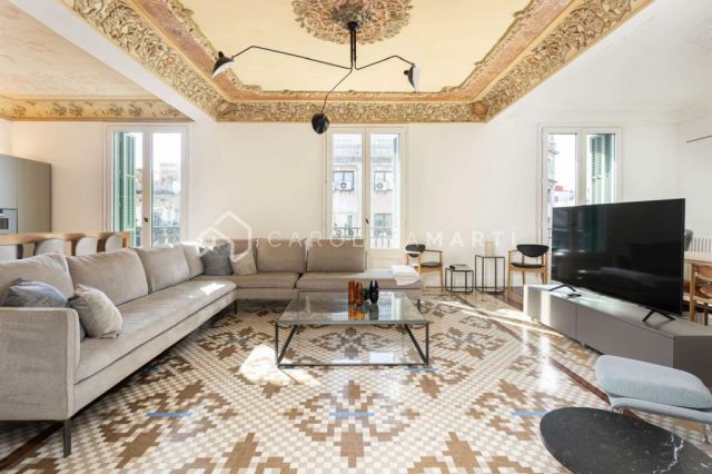 Piso restaurado en Calle Girona