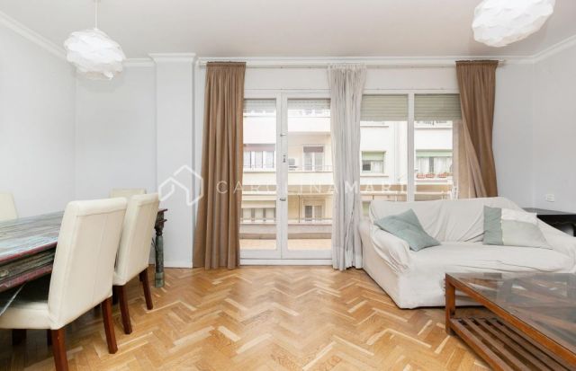 Appartement extérieur à vendre sur la rue Laforja, Barcelone