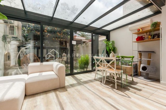 Beautiful renovated apartment with a garden terrace, separate studio, and pool on Còrsega Street