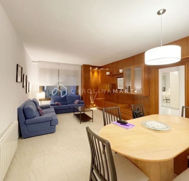 Piso exterior amueblado en venta en Galvany, Sant Gervasi – 3 habitaciones y balcón