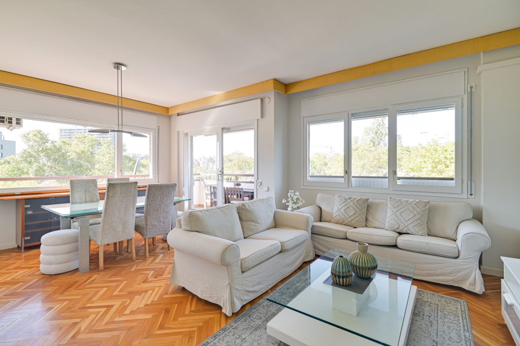 Habitatge exclusiu amb terrassa, piscina i pàrquing a Les Corts – Barcelona