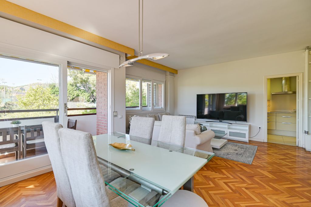 Habitatge exclusiu amb terrassa, piscina i pàrquing a Les Corts – Barcelona