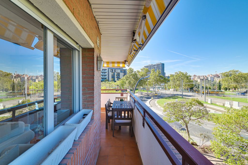 Habitatge exclusiu amb terrassa, piscina i pàrquing a Les Corts – Barcelona