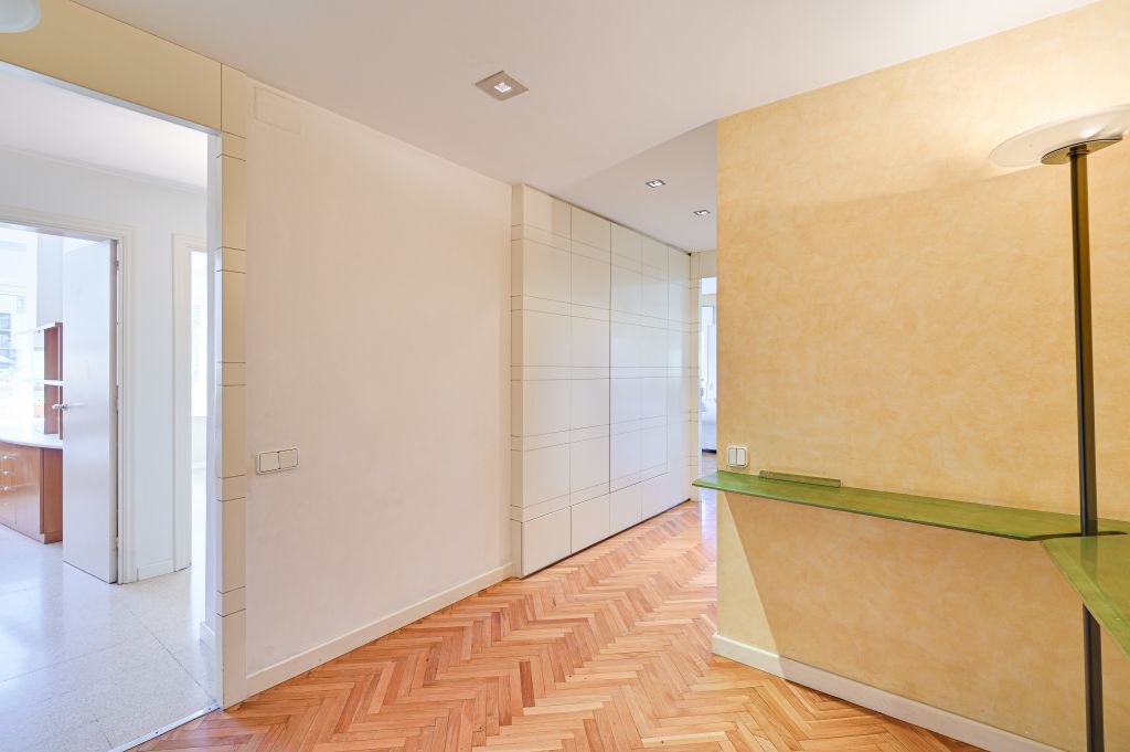 Habitatge exclusiu amb terrassa, piscina i pàrquing a Les Corts – Barcelona