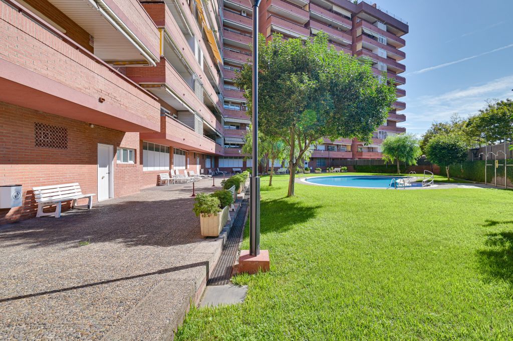 Habitatge exclusiu amb terrassa, piscina i pàrquing a Les Corts – Barcelona