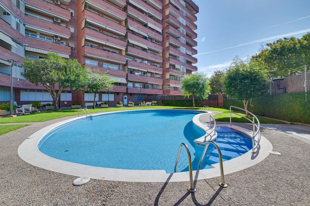 Habitatge exclusiu amb terrassa, piscina i pàrquing a Les Corts – Barcelona