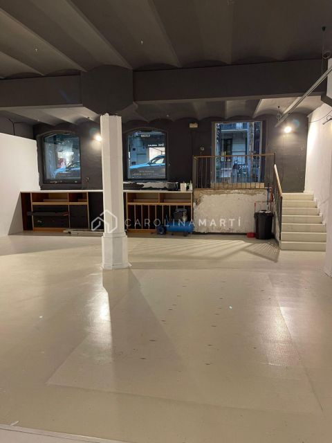 Local Comercial en Venda a Enric Granados, Barcelona – 185 m² amb Sortida de Fums