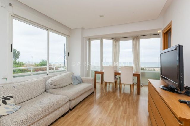 Piso en Les Botigues de Sitges en alquiler con vistas al mar, piscina y parking