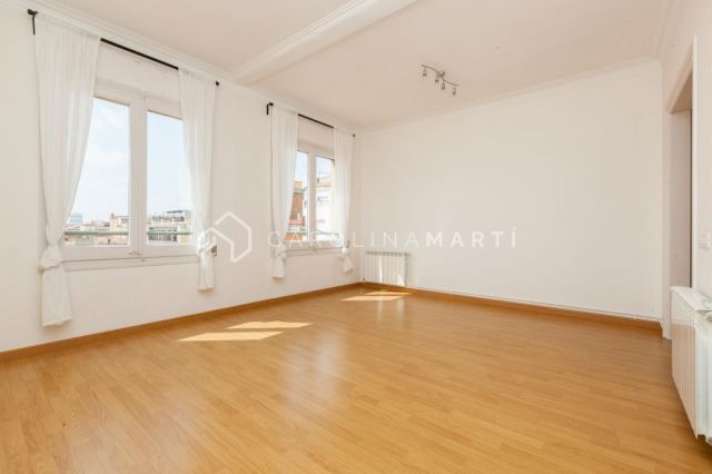 Location Carrer de Casanova – Appartement 2 chambres + bureau dans l’Eixample, Barcelone