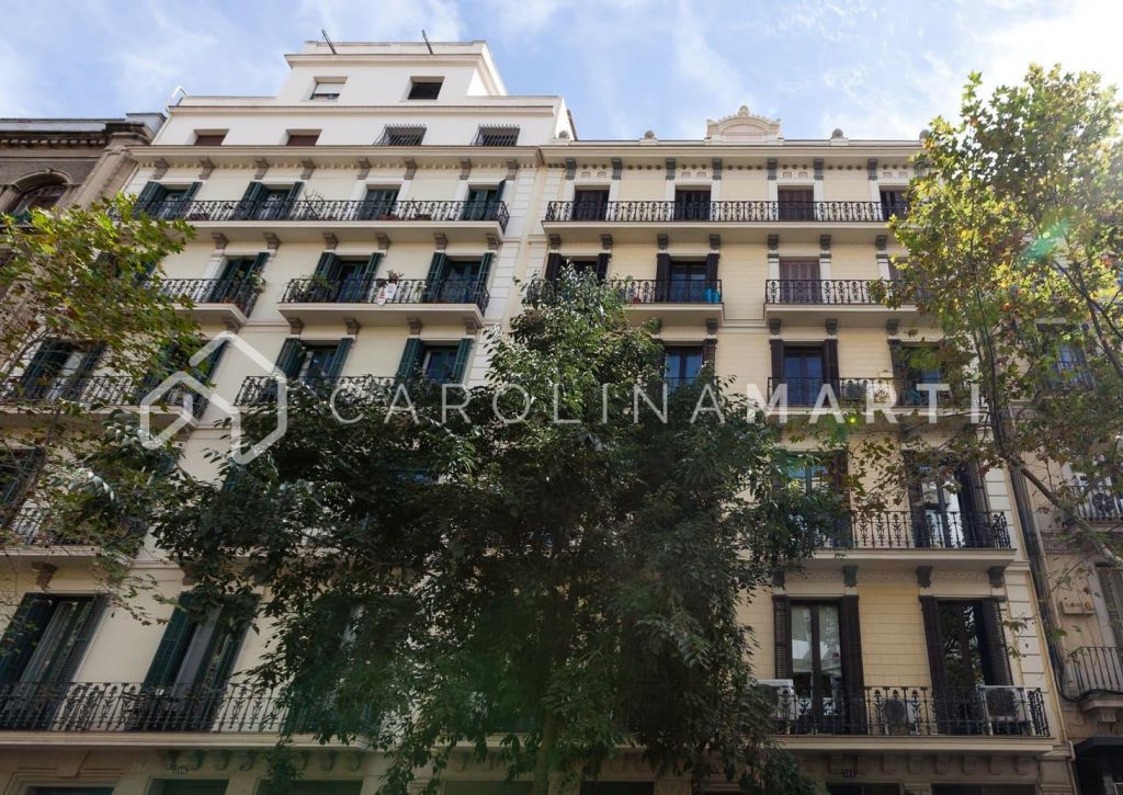 Appartement avec hauts plafonds à vendre à La Dreta de l'Eixample, Barcelone