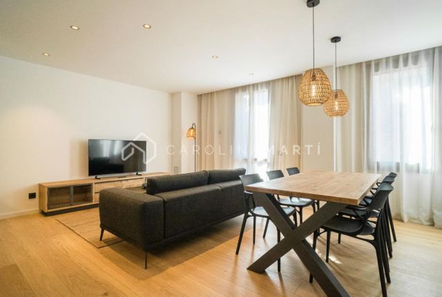 Luxury apartment with pool and parking in Eixample Esquerra next to Rambla Catalunya | Carolina Martí Real Estate