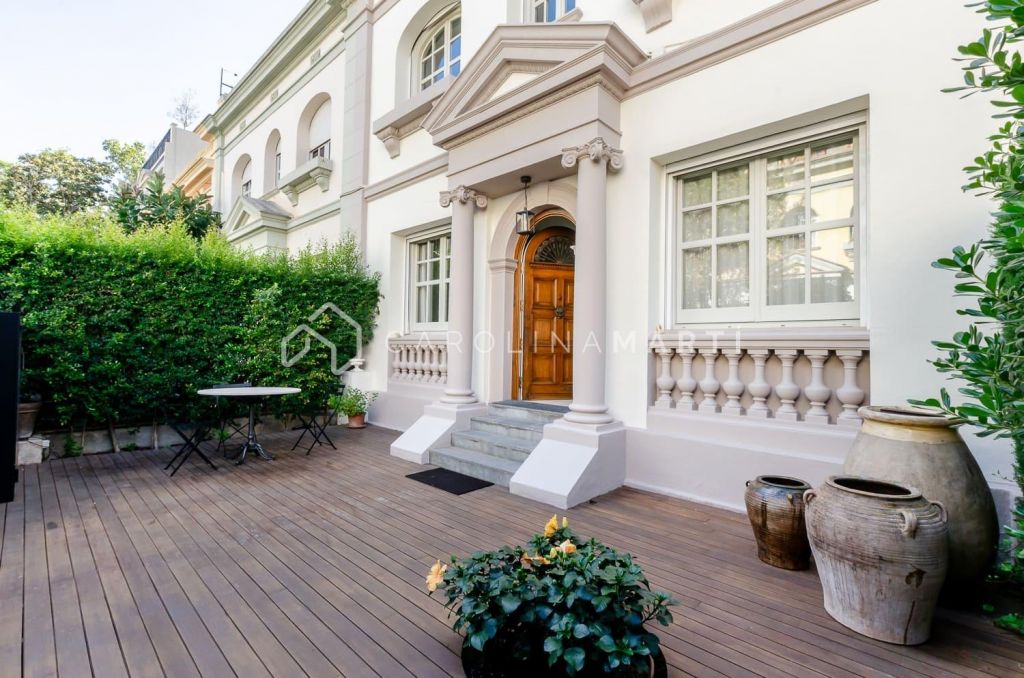 Exclusiva casa estilo inglés en Passatge Güell