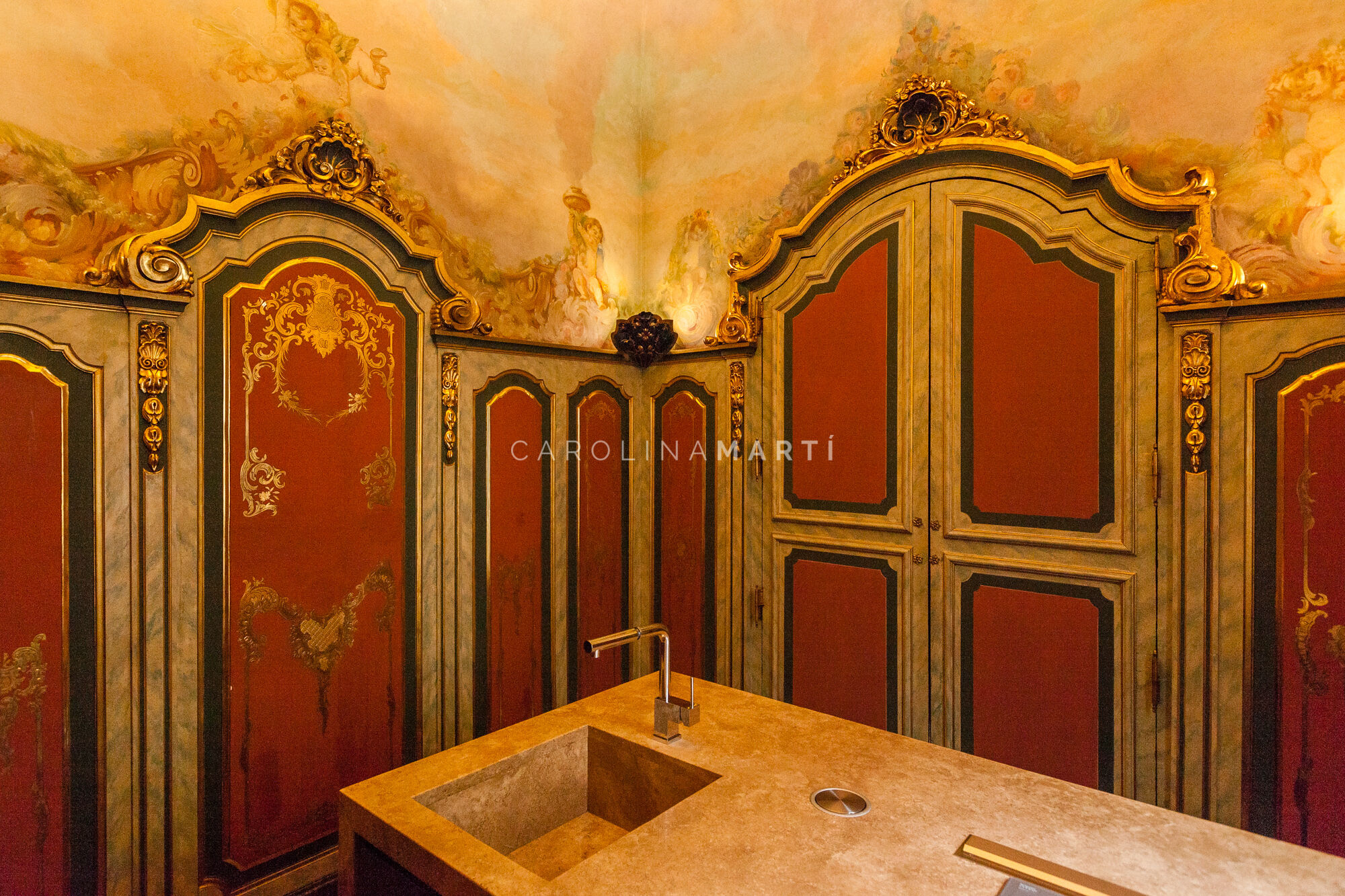 Renovated 303 m² apartment overlooking Port Vell on Passeig Colom