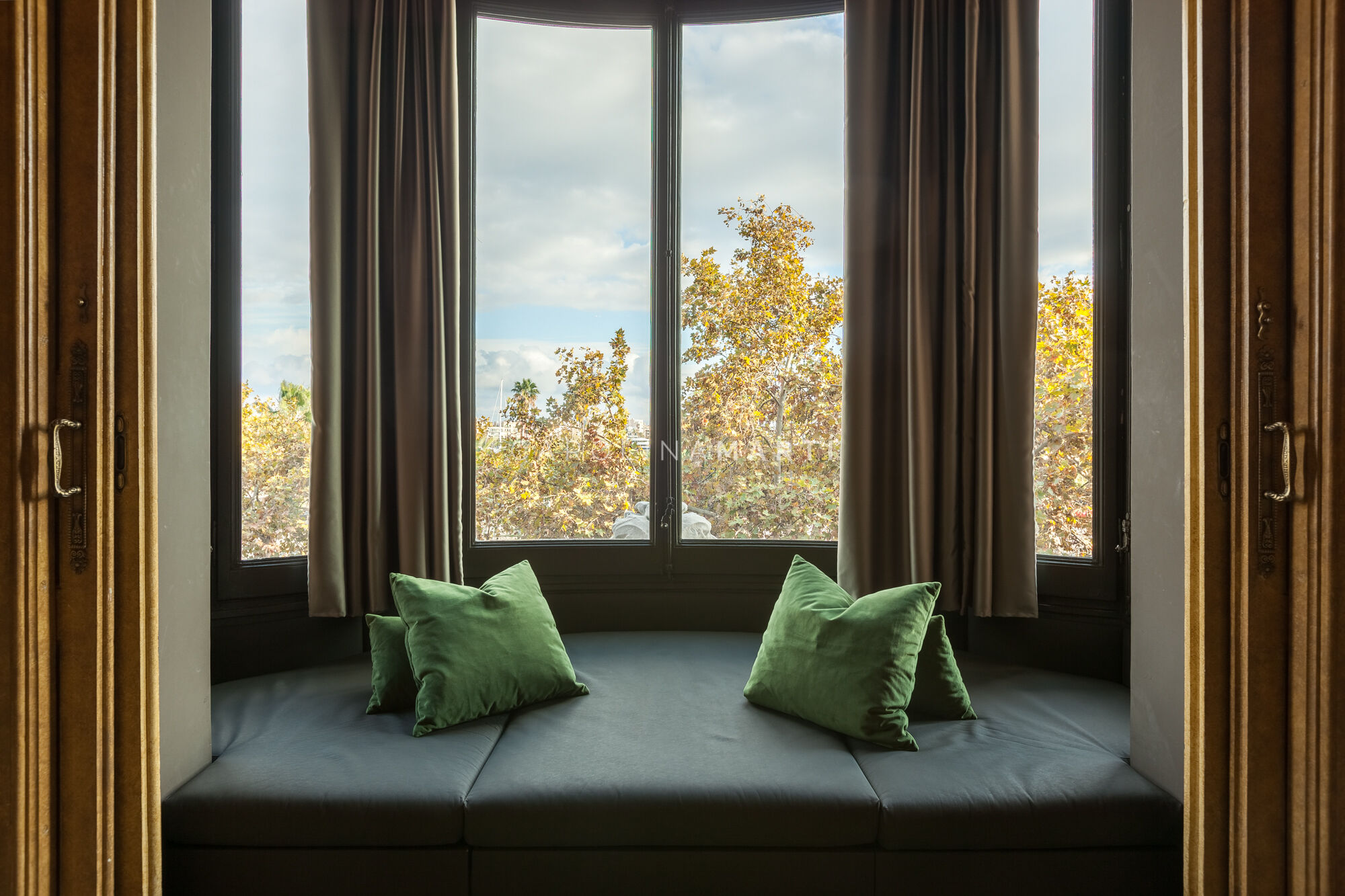 Renovated 303 m² apartment overlooking Port Vell on Passeig Colom