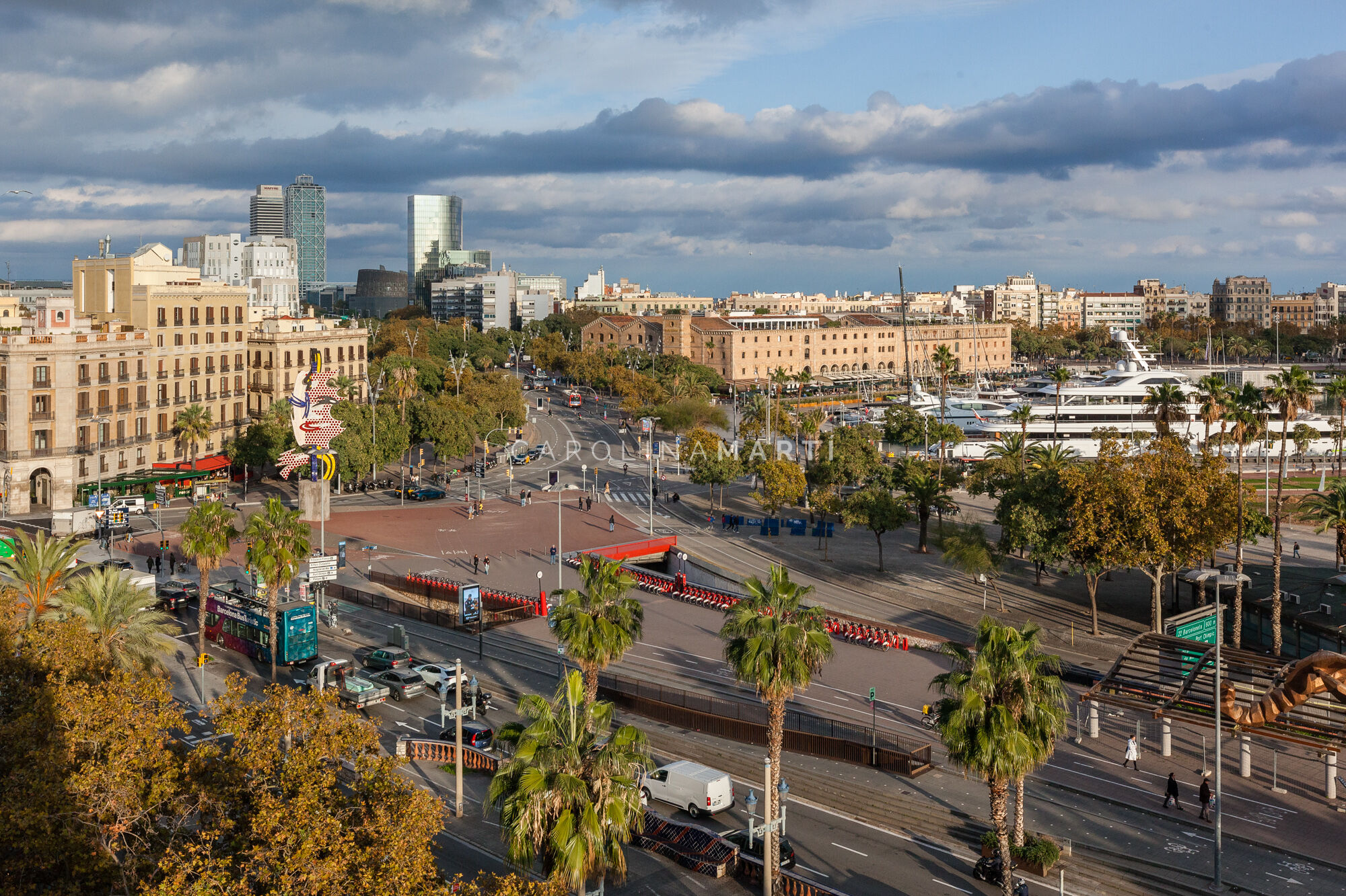 Renovated 303 m² apartment overlooking Port Vell on Passeig Colom