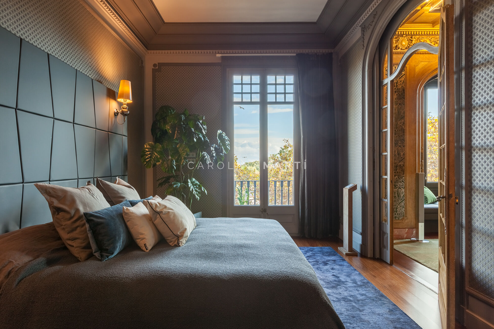 Renovated 303 m² apartment overlooking Port Vell on Passeig Colom