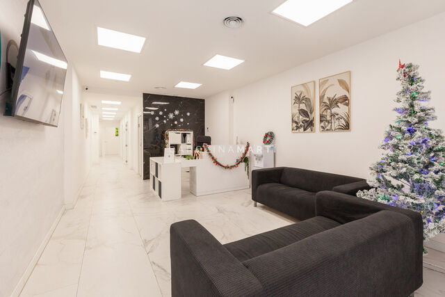 Local en venta con rentabilidad en calle Sant Jeroni, Cornellà de Llobregat