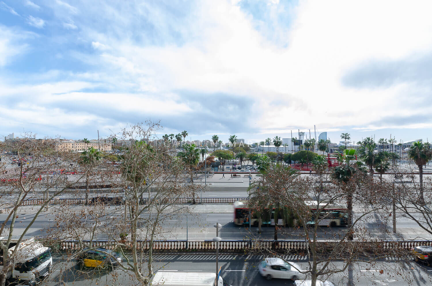 Venta pis amb vistes al mar a Passeig de Colom