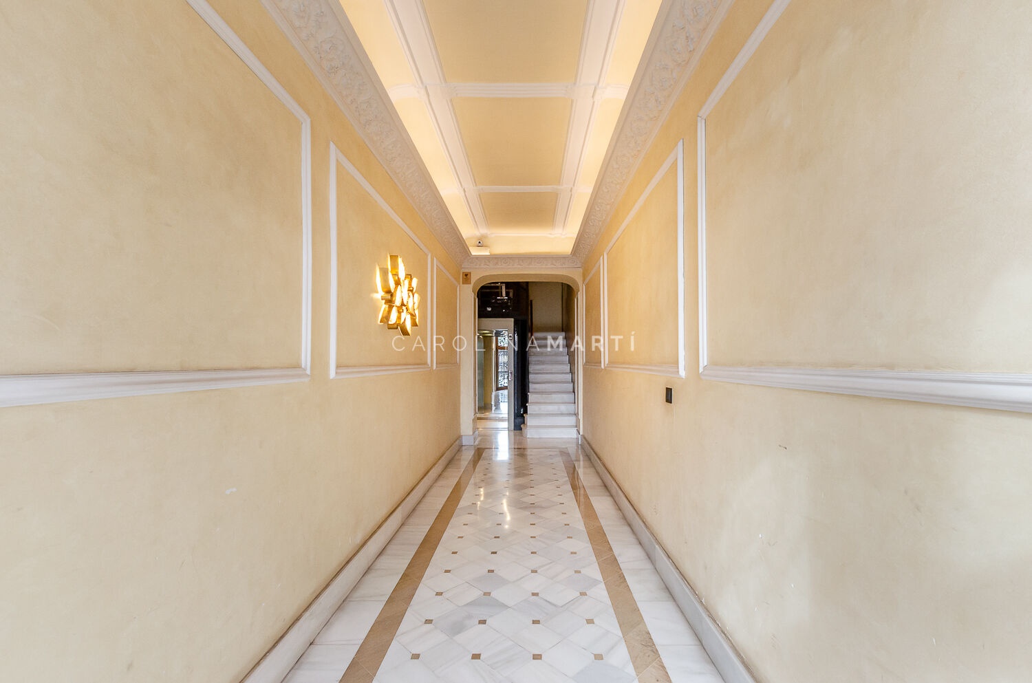 Venta pis amb vistes al mar a Passeig de Colom