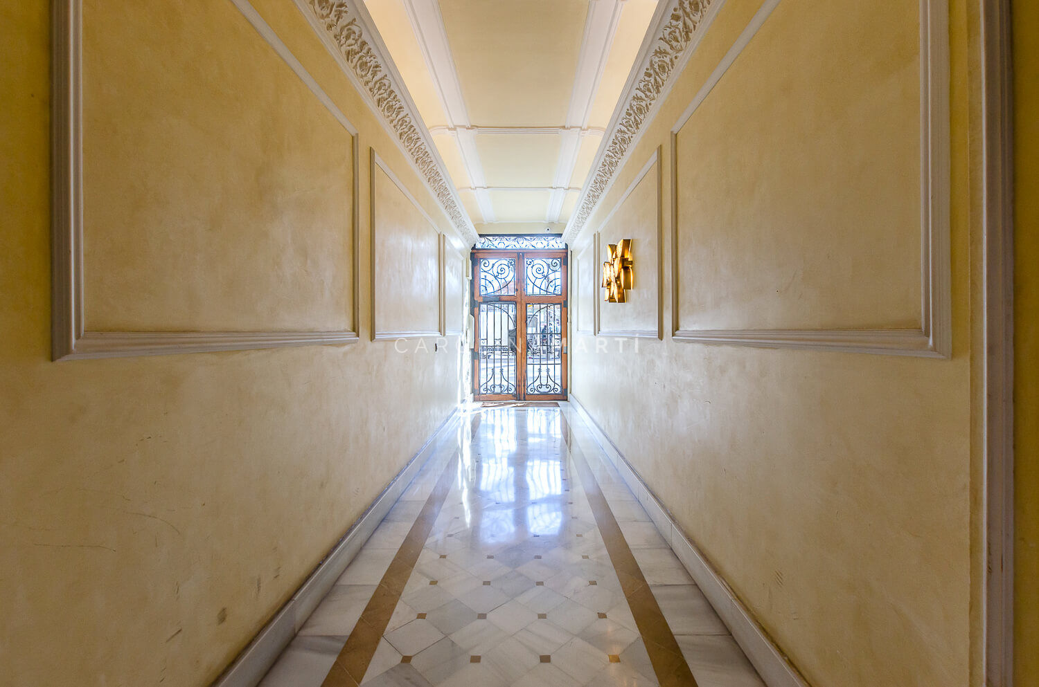 Venta pis amb vistes al mar a Passeig de Colom