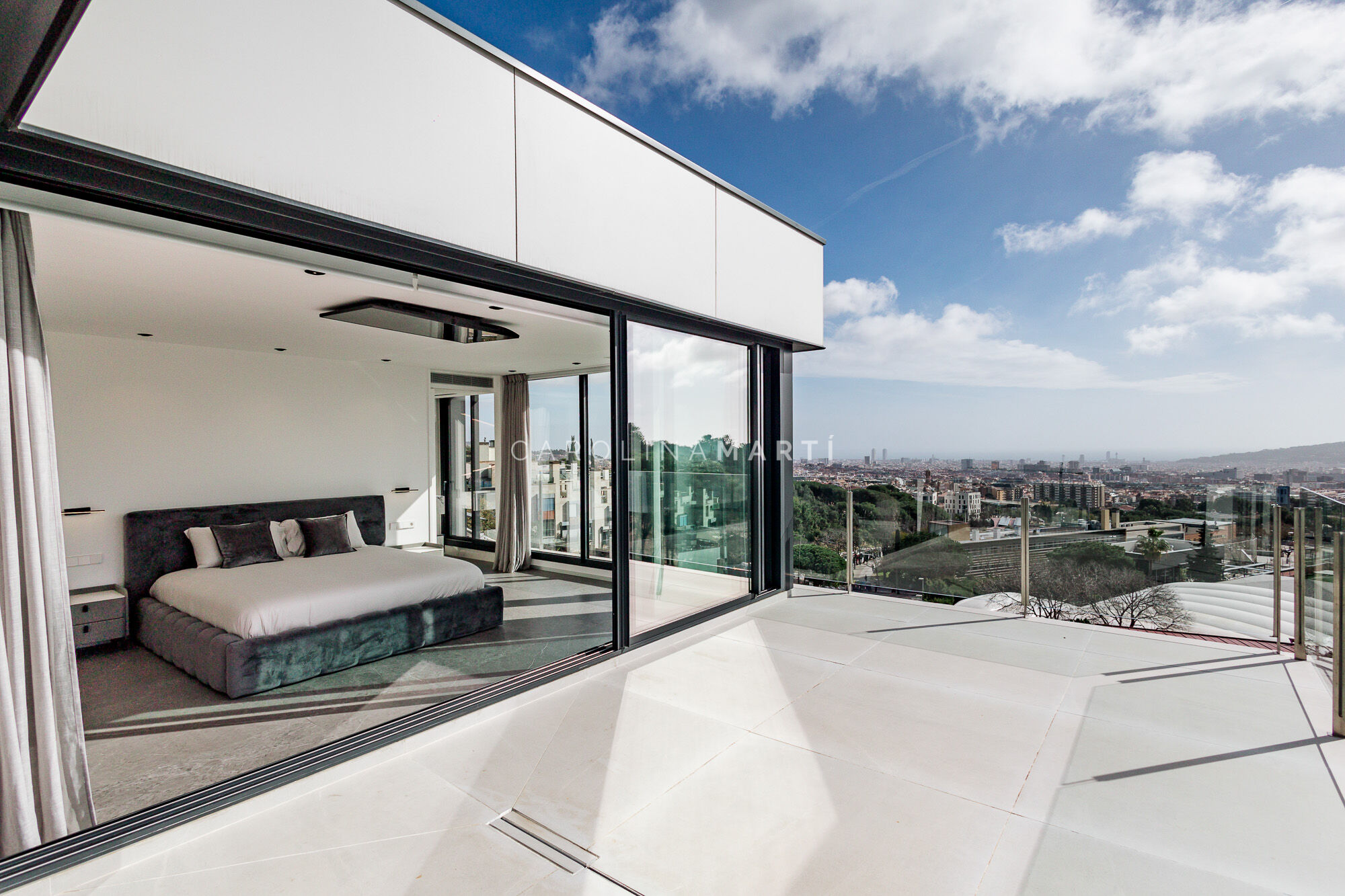 New-build house for rent with panoramic views in Barcelona