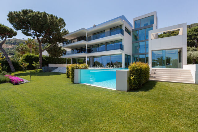Villa de obra nueva en Pedralbes: arquitectura, privacidad y lujo mediterráneo.
