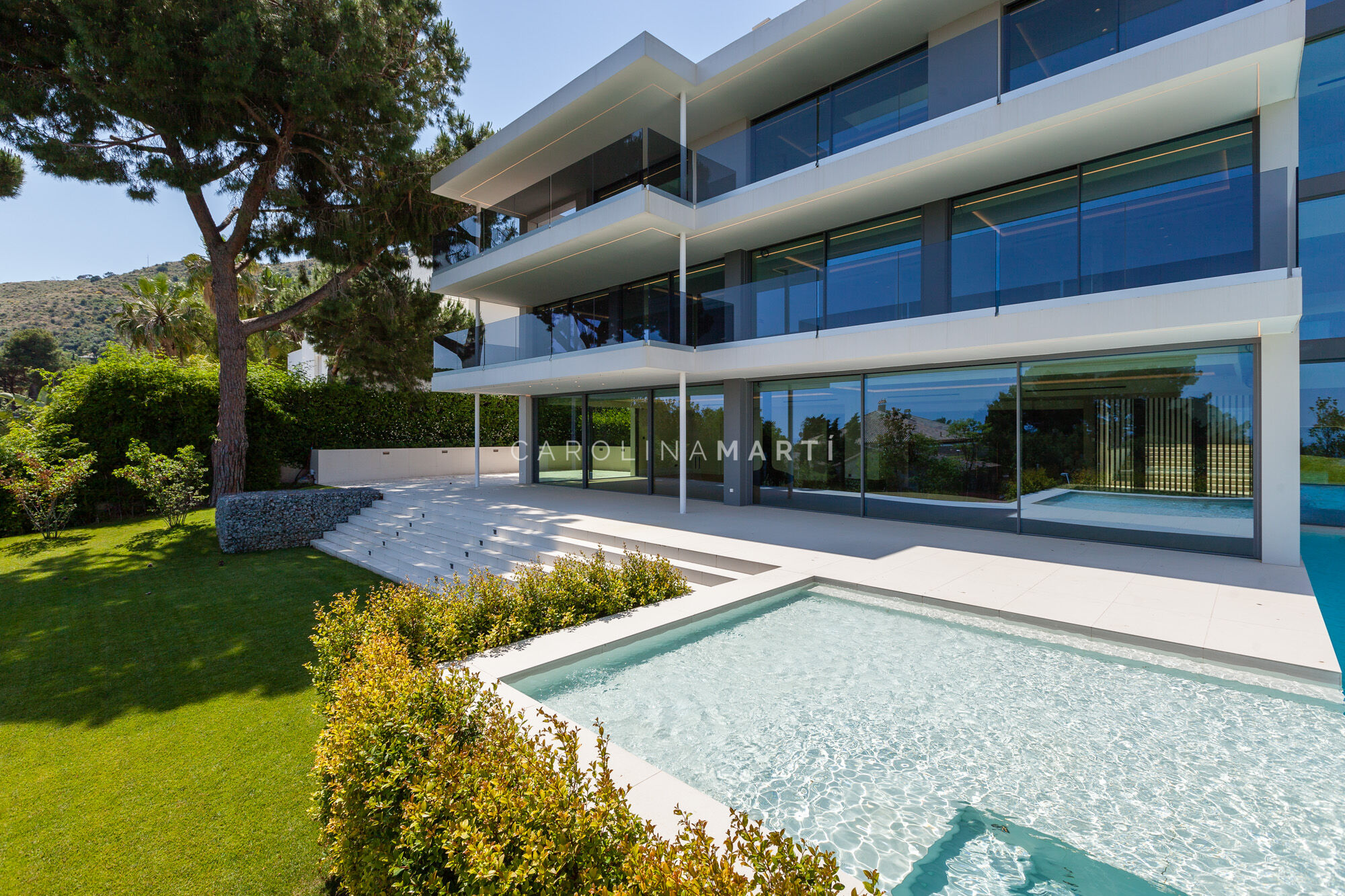 Villa de obra nueva en Pedralbes: arquitectura, privacidad y lujo mediterráneo.
