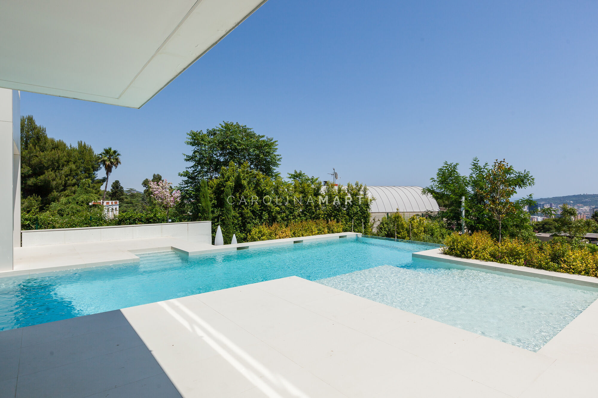 Villa de obra nueva en Pedralbes: arquitectura, privacidad y lujo mediterráneo.