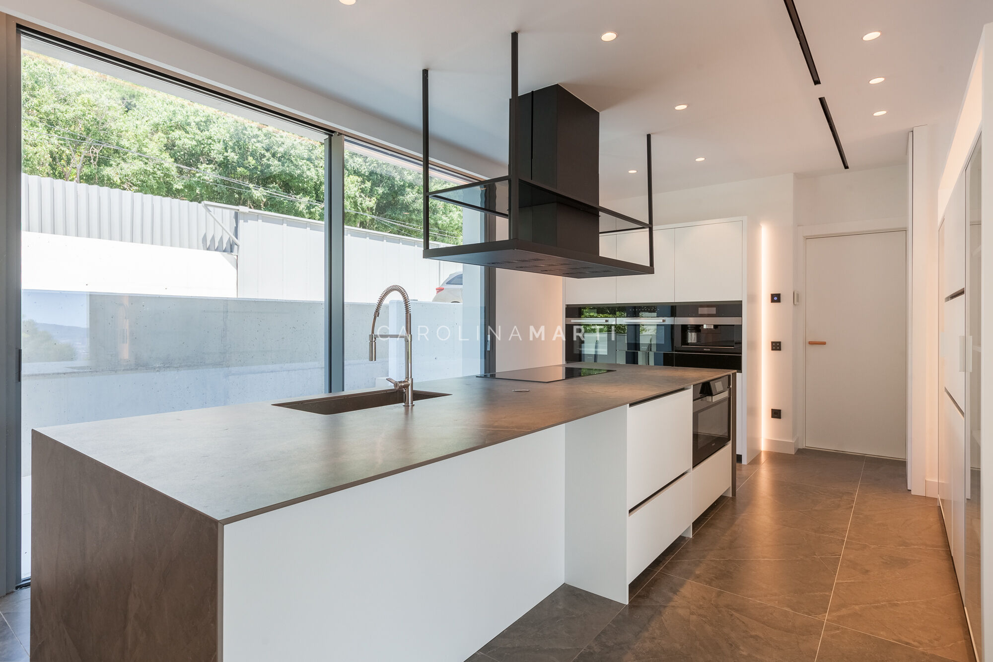 Villa de obra nueva en Pedralbes: arquitectura, privacidad y lujo mediterráneo.