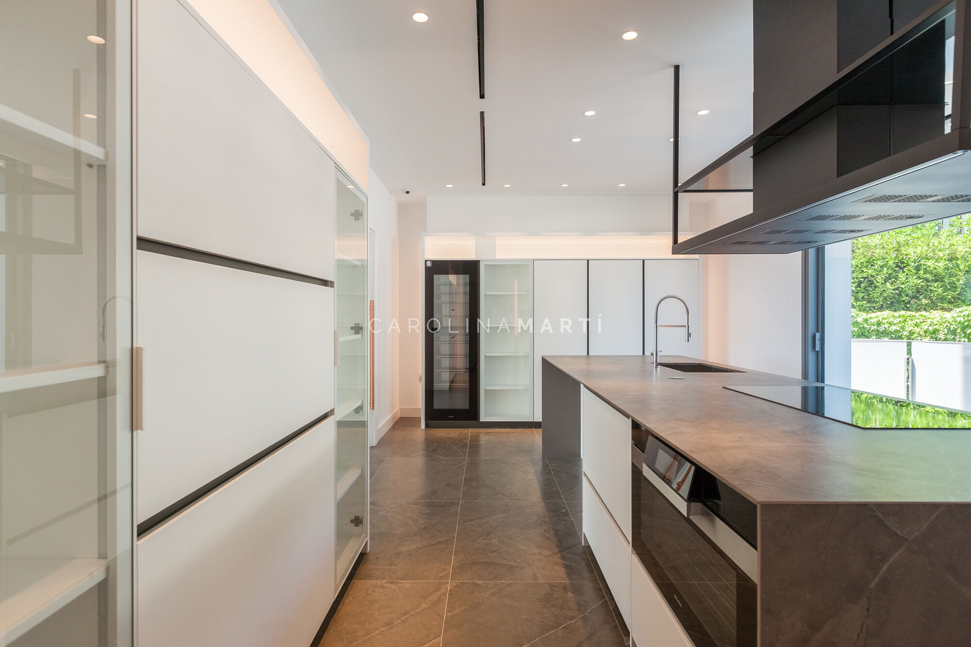 Villa de obra nueva en Pedralbes: arquitectura, privacidad y lujo mediterráneo.