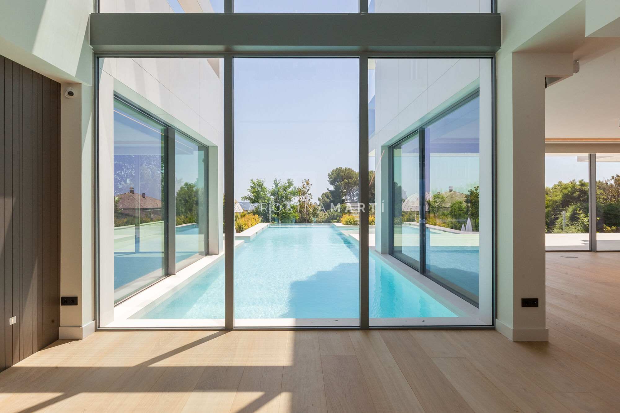Villa de obra nueva en Pedralbes: arquitectura, privacidad y lujo mediterráneo.