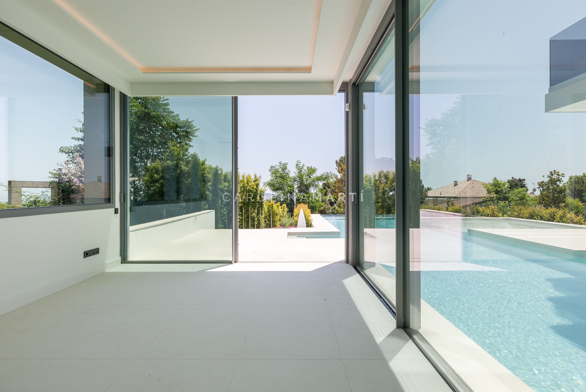 Villa de obra nueva en Pedralbes: arquitectura, privacidad y lujo mediterráneo.