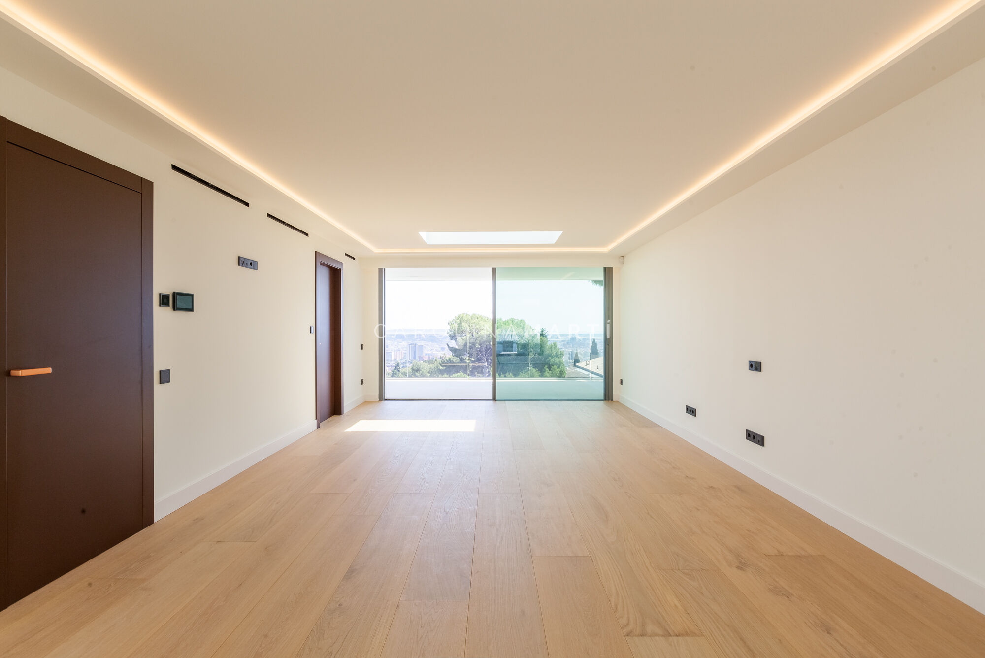 Villa de obra nueva en Pedralbes: arquitectura, privacidad y lujo mediterráneo.
