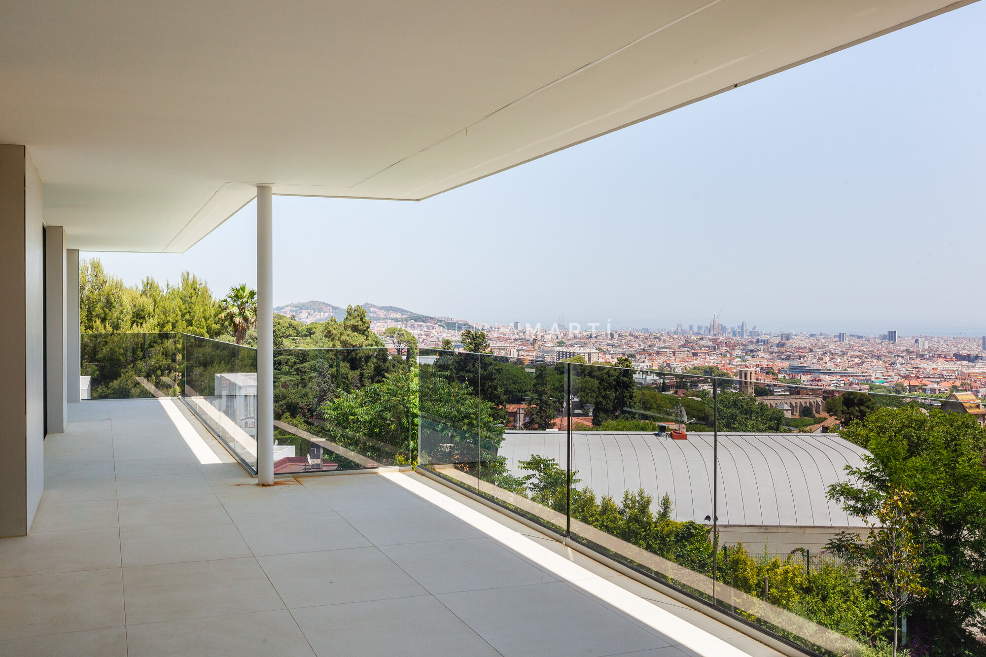 Villa de obra nueva en Pedralbes: arquitectura, privacidad y lujo mediterráneo.