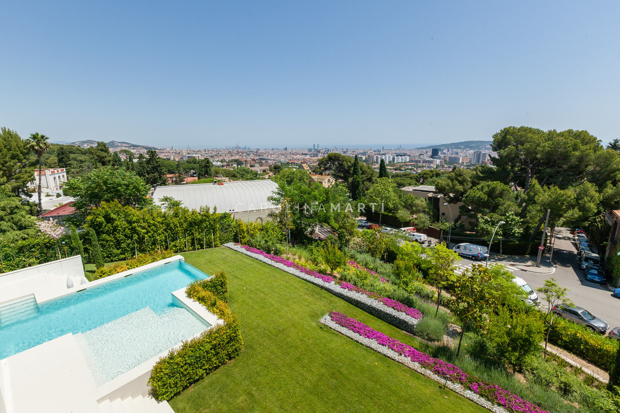 Villa de obra nueva en Pedralbes: arquitectura, privacidad y lujo mediterráneo.